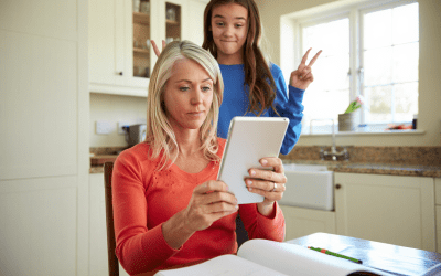 Pourquoi vos enfants ne vous croient pas quand vous critiquez les écrans (et comment retrouver votre crédibilité)