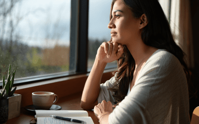 Comment prendre une décision difficile : la technique du futur soi qui éclaire tout