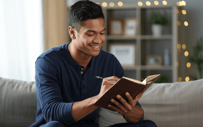 Comment célébrer ses petites victoires : la technique du carnet de fierté qui change tout